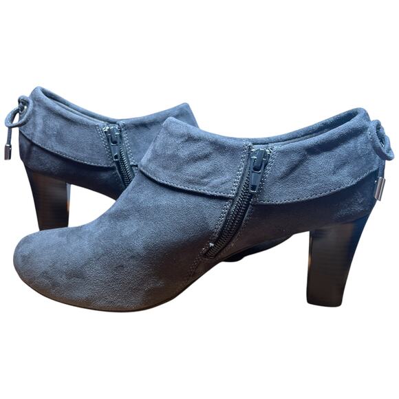 COACH and FOUR Women's Size 8 Gray Suede Ankle Booties Zip Cuffed Bow Heels - Picture 12 of 14